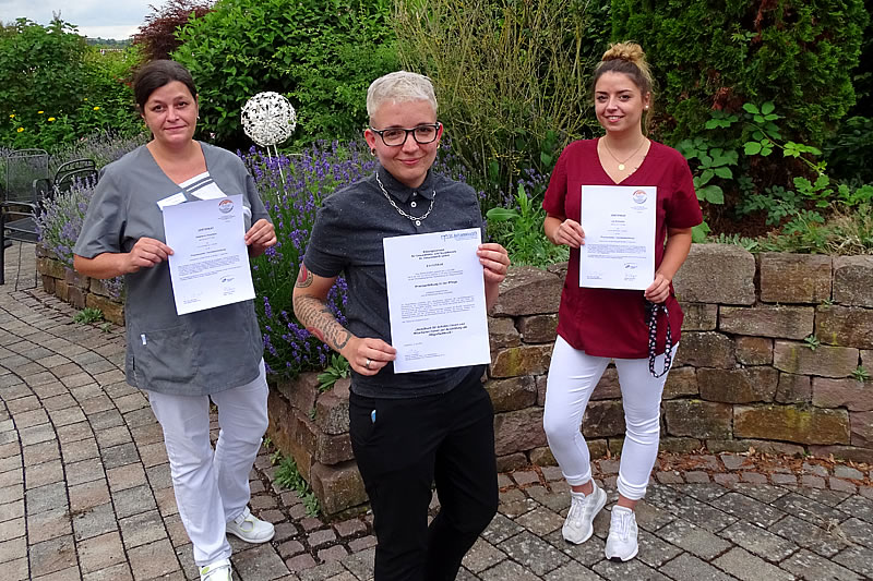 Drei neue zertifizierte Praxisanleiterinnen (Juni 2021)